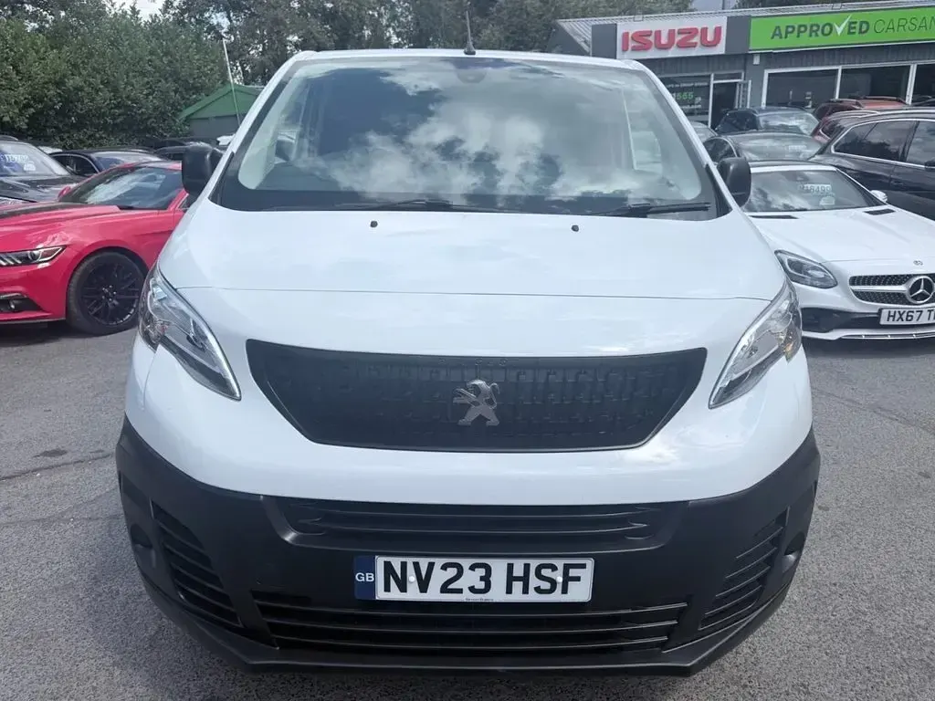 Used Peugeot Expert Premium 142 HP (104 kW) 2023 White Van