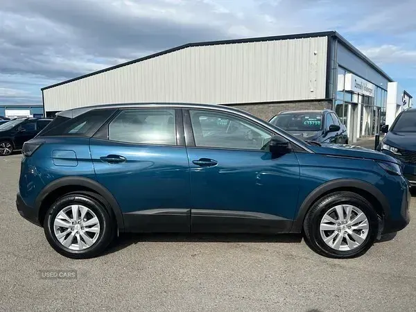 Used Peugeot 3008 Active Premium 131 HP (96 kW) 2022 Blue SUV