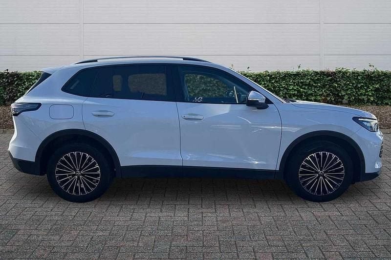 Second-hand VW Tiguan Match 130 CP (95 kW) 2024 Alb SUV
