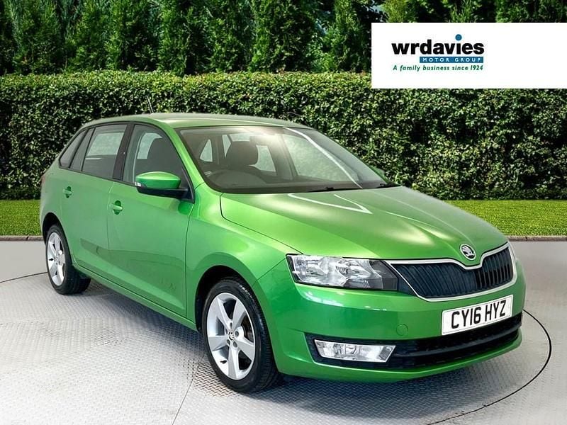 Green Used 2016 Skoda Rapid SE Hatchback | £8,495 (Fair price) - Image 1/4