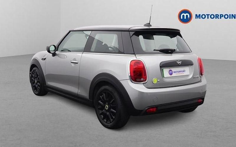 Begagnad Mini Cooper Level 1 135 kW (184 HK) 2023 Halvkombi