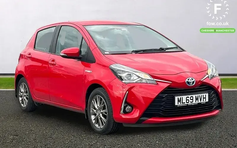 Second-hand Toyota Yaris Hybrid 101 CP (74 kW) 2019 Hatchback