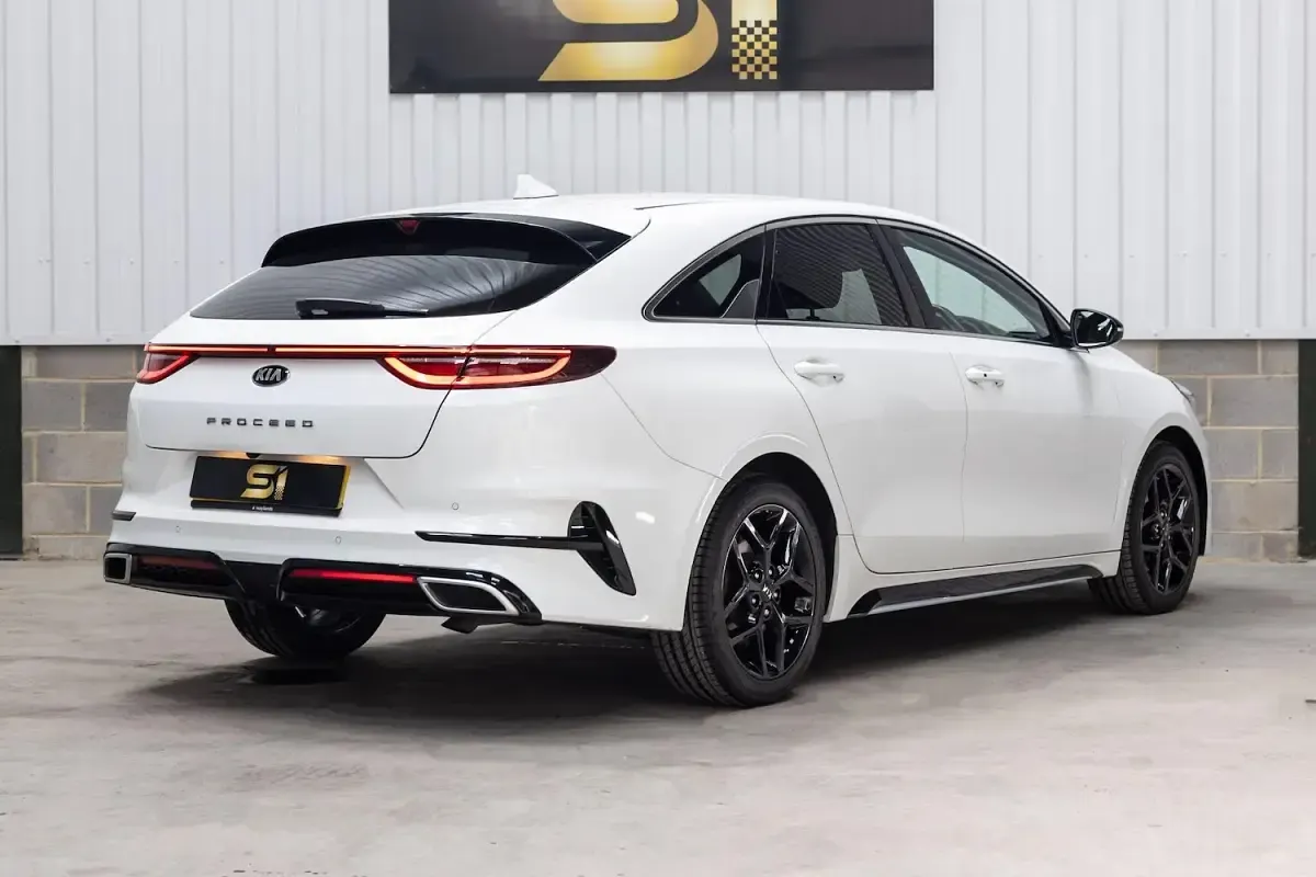 Used Kia ProCeed GT-Line 138 HP (101 kW) 2019 White Estate