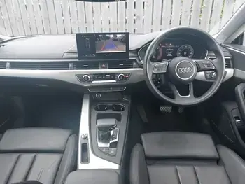 Begagnad Audi A5 Sport 150 HK (110 kW) 2024 Vit Halvkombi