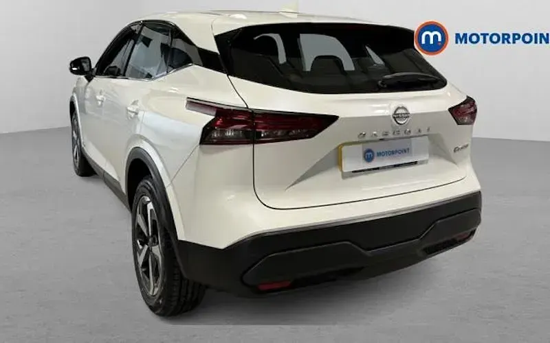 Used Nissan Qashqai Acenta Premium 190 HP (139 kW) 2023 White SUV