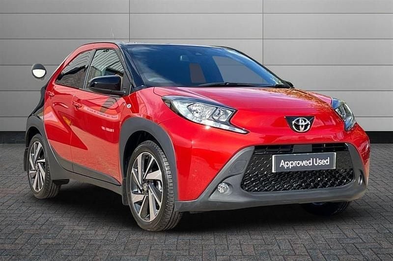 Chilli red with black New 2025 Toyota Aygo Hatchback | £15,395 (Good price) - Image 1/4