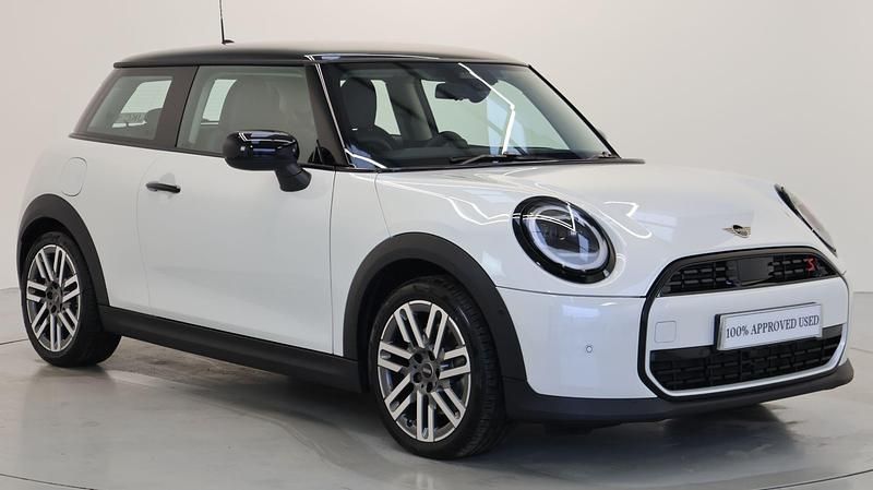 Used Mini Cooper S Hatch 201 HP (147 kW) 2025 White Hatchback