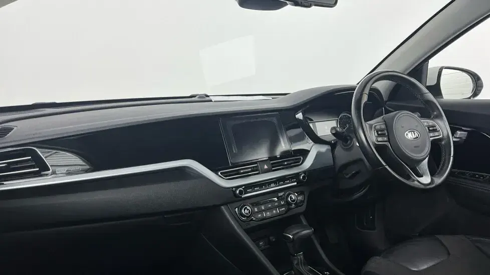 Used Kia Niro 2019 White SUV