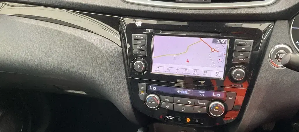 Used Nissan Qashqai N-Connecta 2019 White SUV