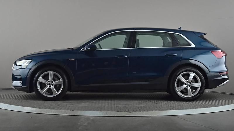 Used Audi e-tron Comfort 230 kW (313 HP) 2020 Blue SUV