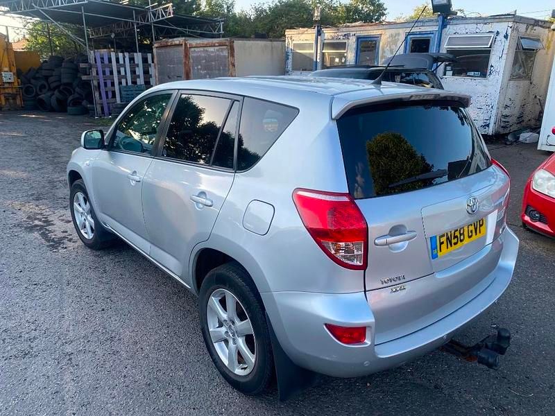 Used Toyota RAV4 150 HP (110 kW) 2008 Silver SUV