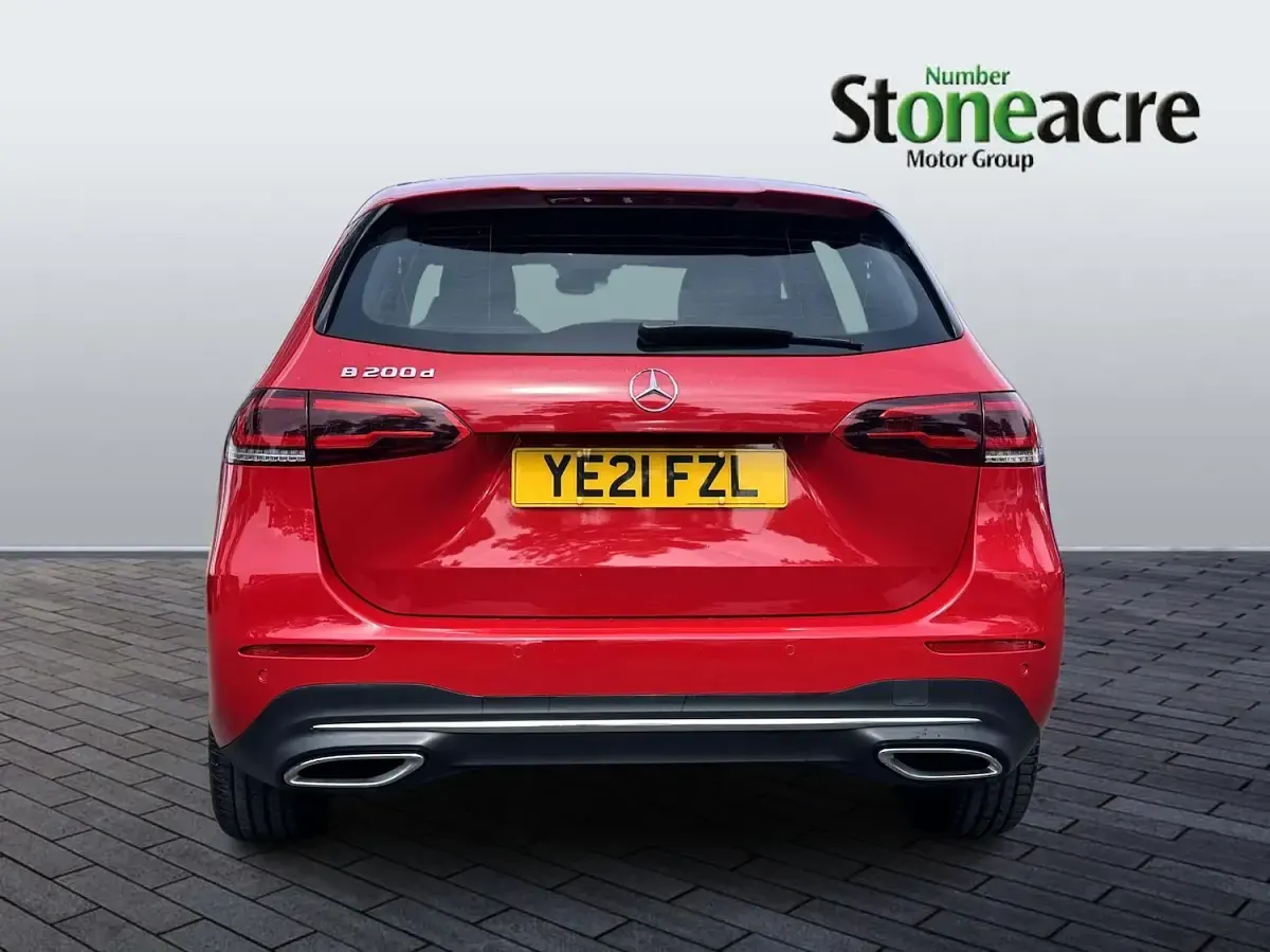 Used Mercedes B200 Executive 150 HP (110 kW) 2021 Red Hatchback