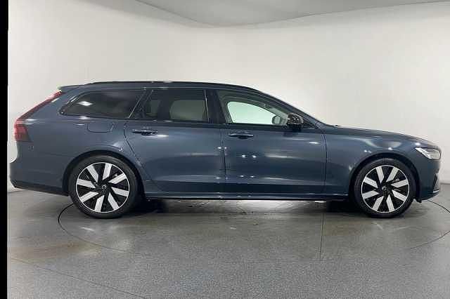 Used Volvo V90 Plus 345 HP (253 kW) 2025 Blue Estate