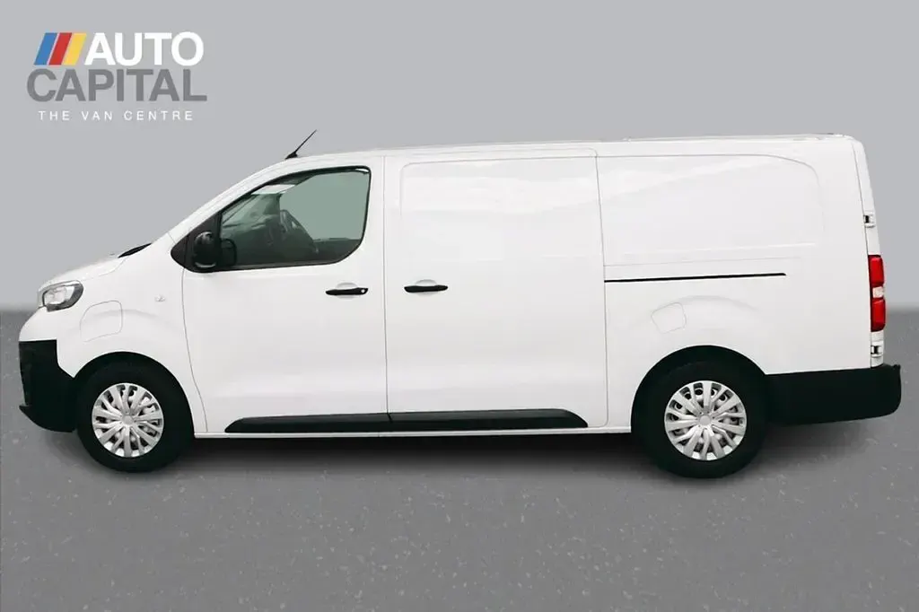 Used Peugeot e-Expert 100 kW (136 HP) 2023 White Van