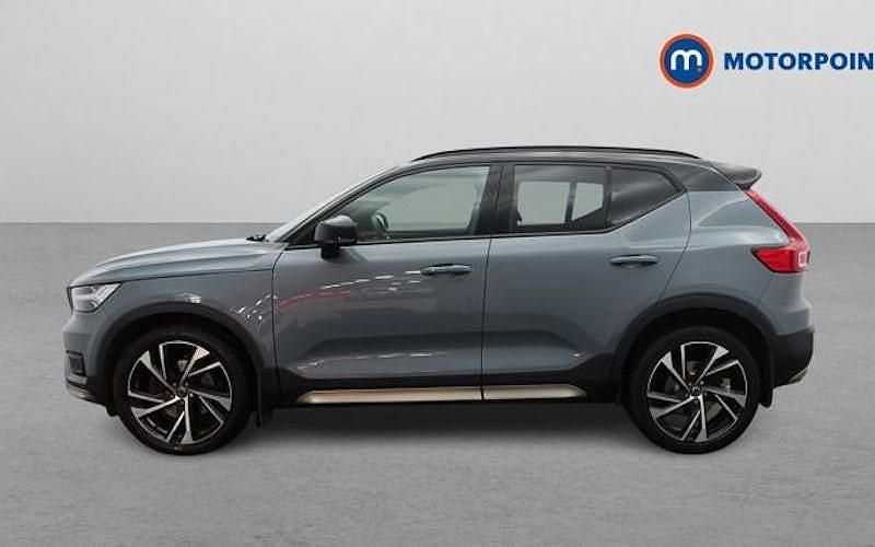 Usado Volvo XC40 R-Design Pro 190 HP (139 kW) 2019 Cinzento SUV