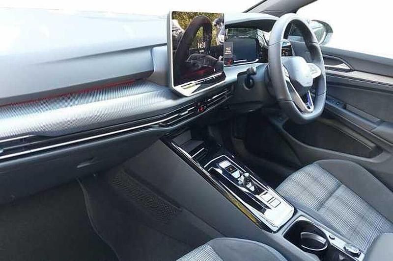 Used VW Golf VIII GTE 272 HP (200 kW) 2026 Grenadilla black Hatchback