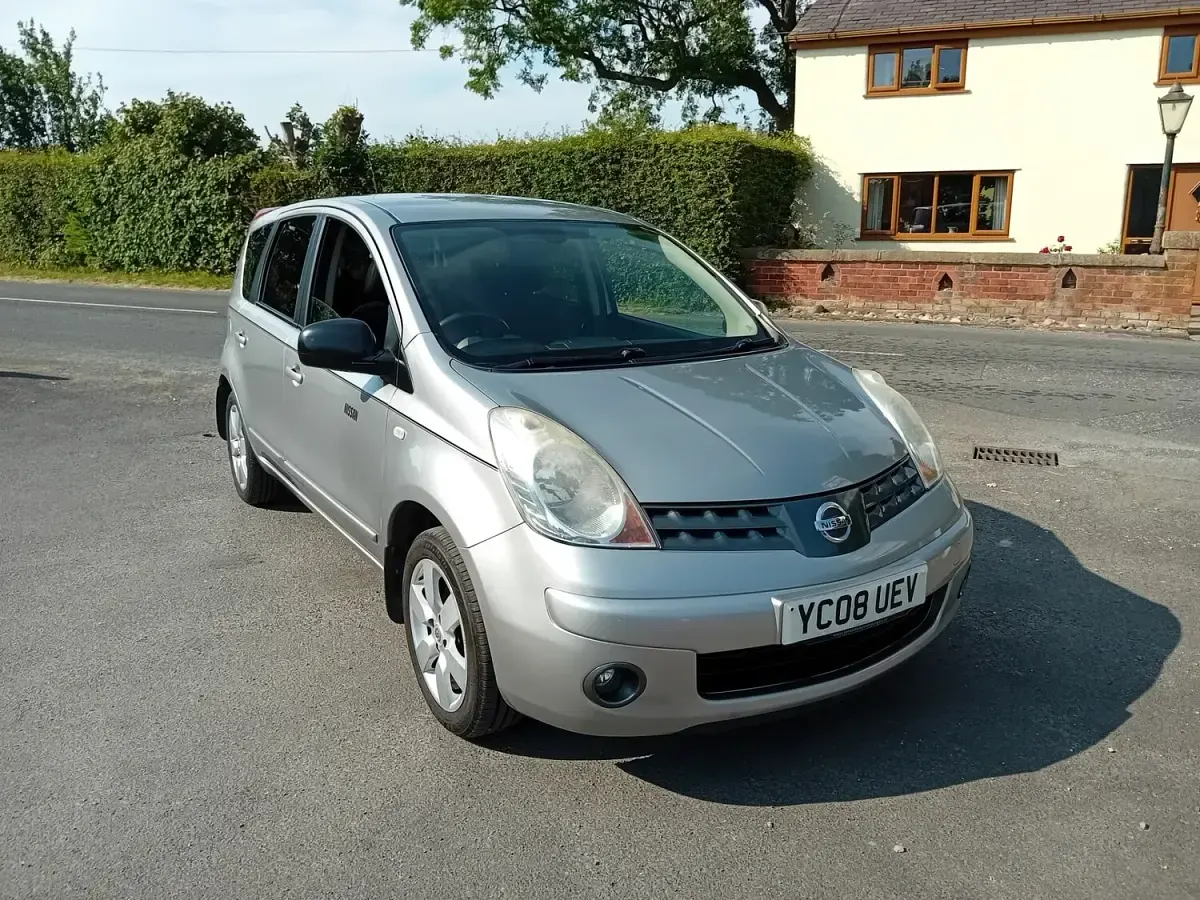 Used Nissan Note Tekna 110 HP (80 kW) 2008 Silver Hatchback