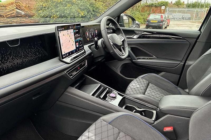 Used VW Tiguan R-line 150 HP (110 kW) 2025 Grey SUV