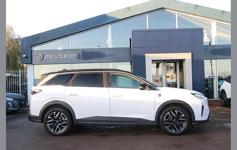 Used Peugeot 5008 GT 134 HP (98 kW) 2024 White MPV