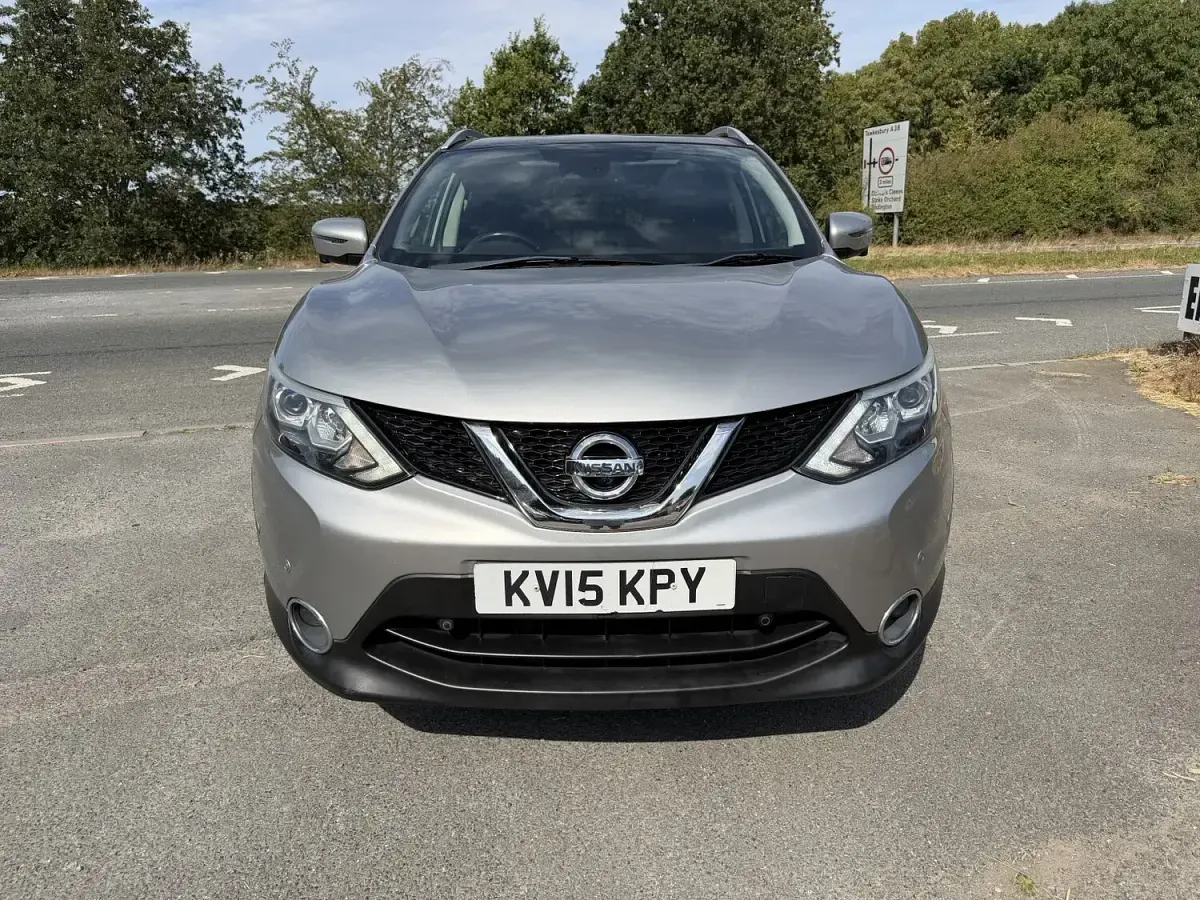 Used Nissan Qashqai Tekna 110 HP (80 kW) 2015 Silver SUV