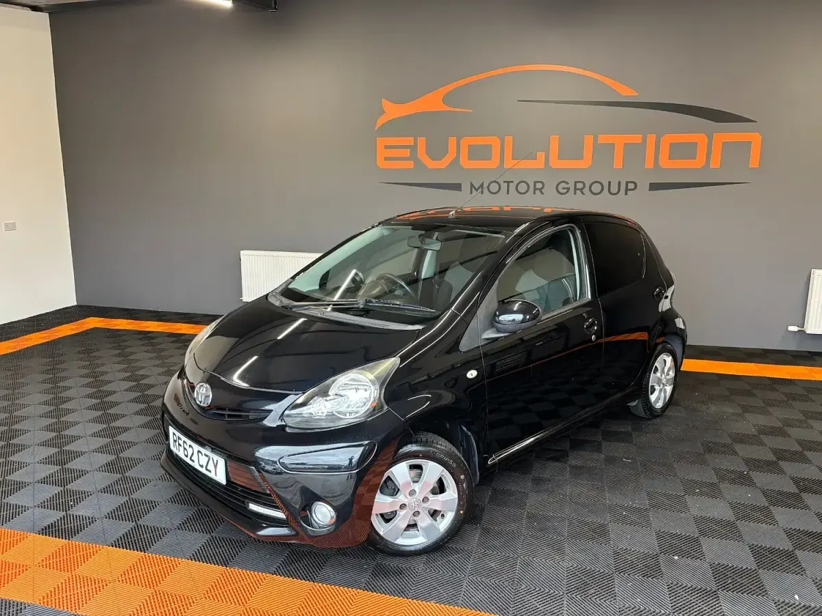 Used Toyota Aygo 68 HP (50 kW) 2013 Black Hatchback