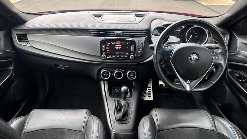 Used Alfa Romeo Giulietta Veloce 240 HP (176 kW) 2016 Red Hatchback