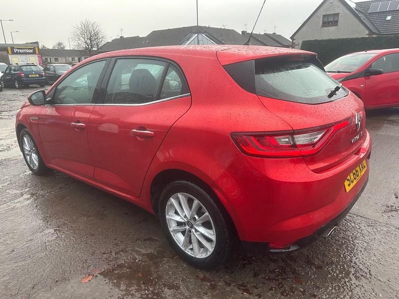 Used Renault Mégane IV Dynamique 110 HP (80 kW) 2016 Red Hatchback