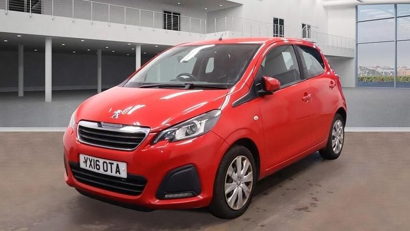 Used Peugeot 108 Active 68 HP (50 kW) 2016 Red Hatchback