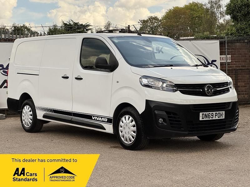 White Used 2019 Vauxhall Vivaro S Van | £9,490 (Fair price) - Image 1/4