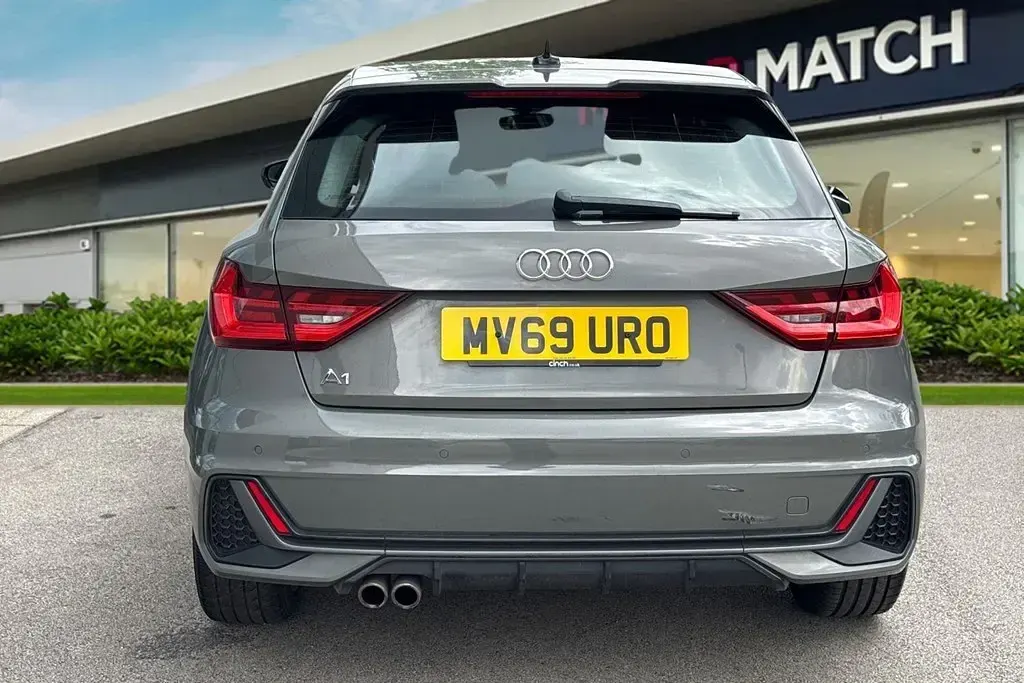 Begagnad Audi A1 Sportback Competition 2019 Grå Halvkombi