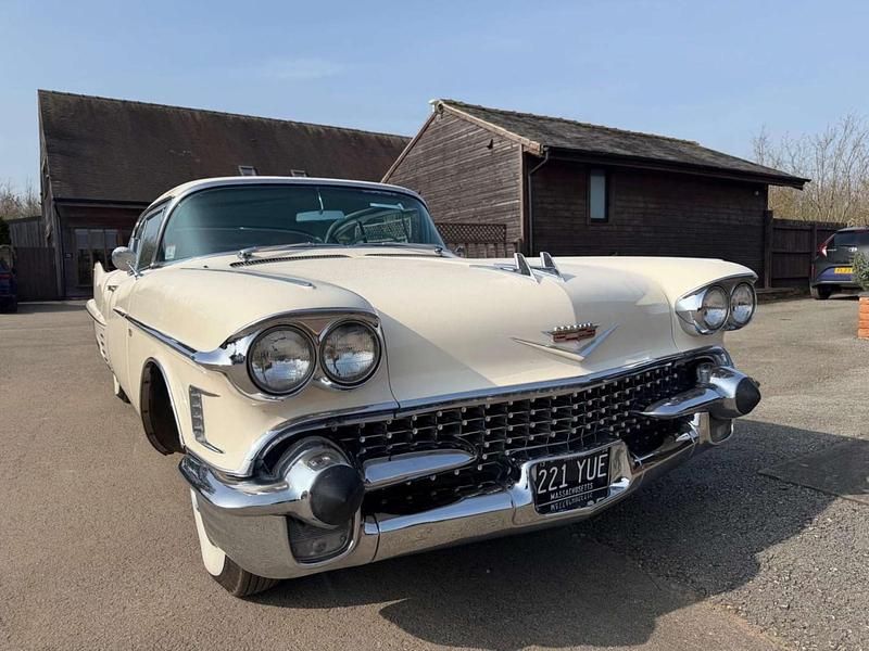 Used Cadillac Coupé DeVille 2011 White Coupe