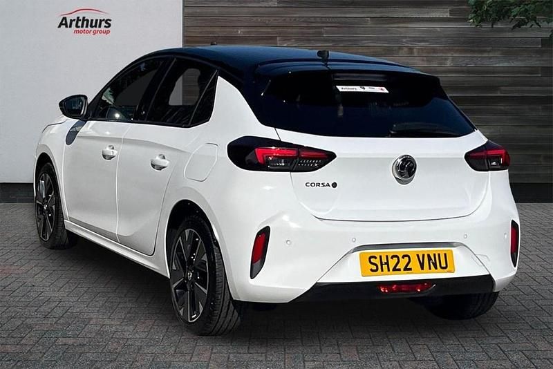 Used Vauxhall Corsa-e SRi 98 kW (134 HP) 2022 White Hatchback