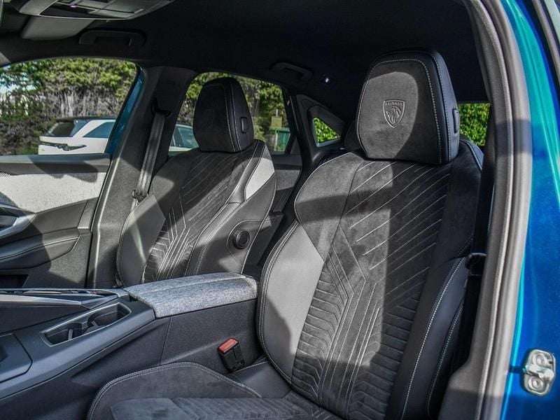 Used Peugeot e-3008 GT 152 kW (207 HP) 2024 Blue SUV