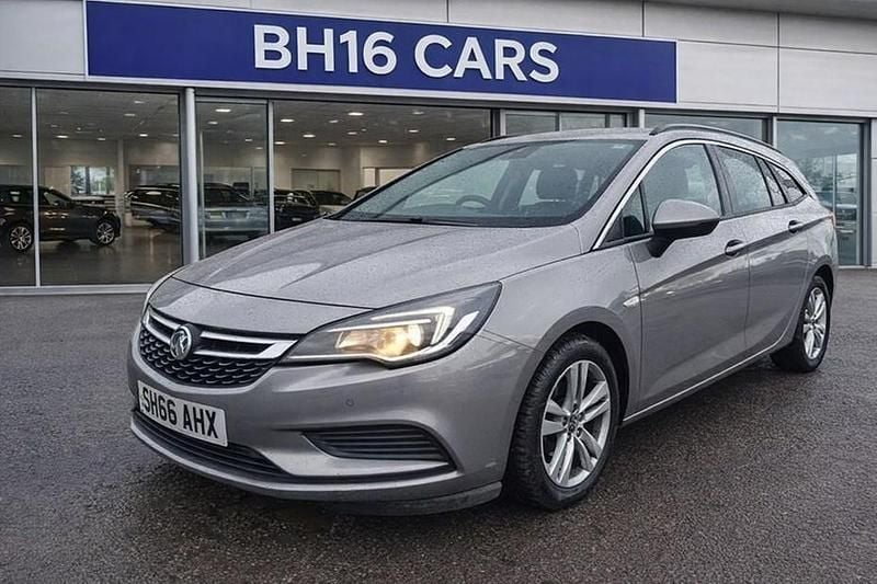 Used Vauxhall Astra Design Edition 136 HP (100 kW) 2016 Grey Estate