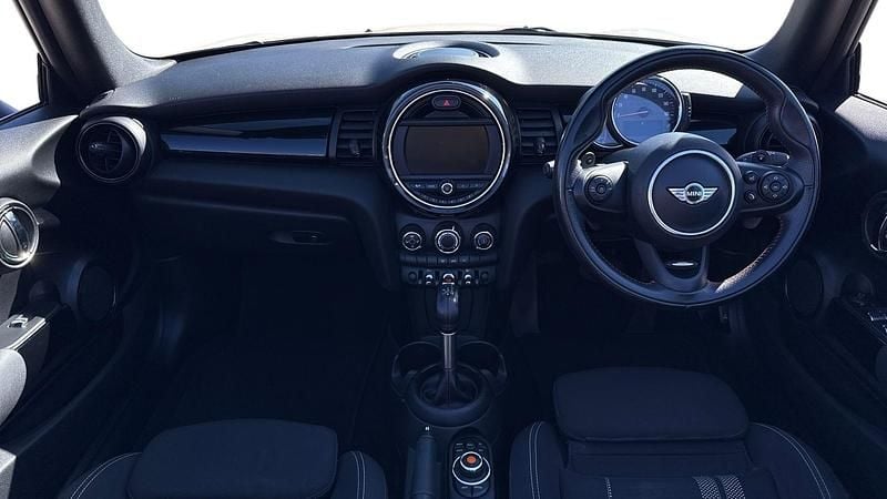 Used Mini Cooper S 189 HP (139 kW) 2017 White Hatchback