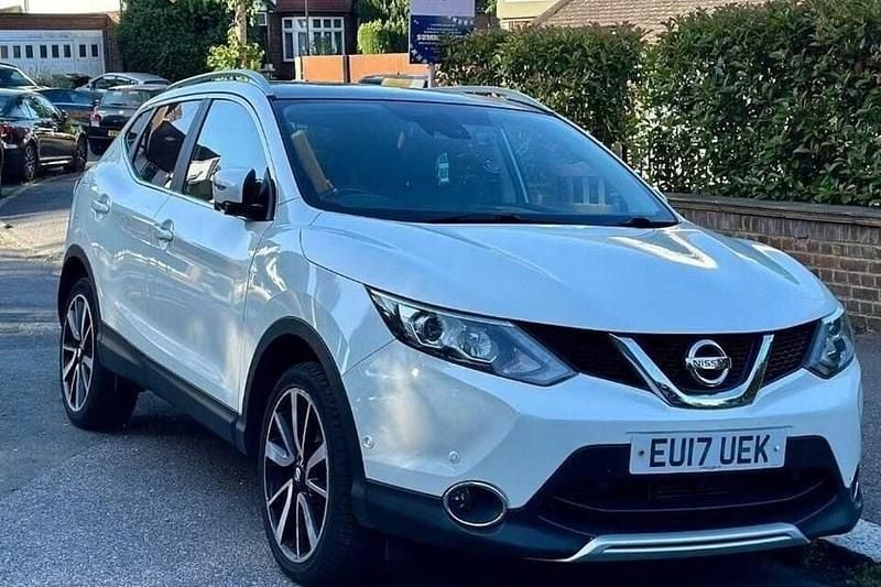 Used 2017 Nissan Qashqai Tekna SUV | £10,980 (Good price) - Image 1/1