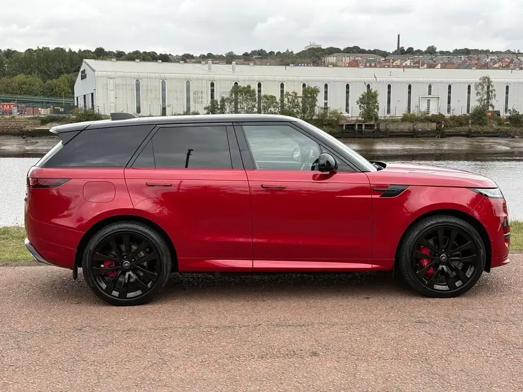 Begagnad Land Rover Range Rover Sport First Edition 2023 Röd SUV