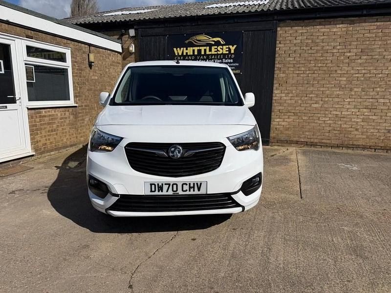 Used Vauxhall Combo Sportive 100 HP (73 kW) 2021 White MPV