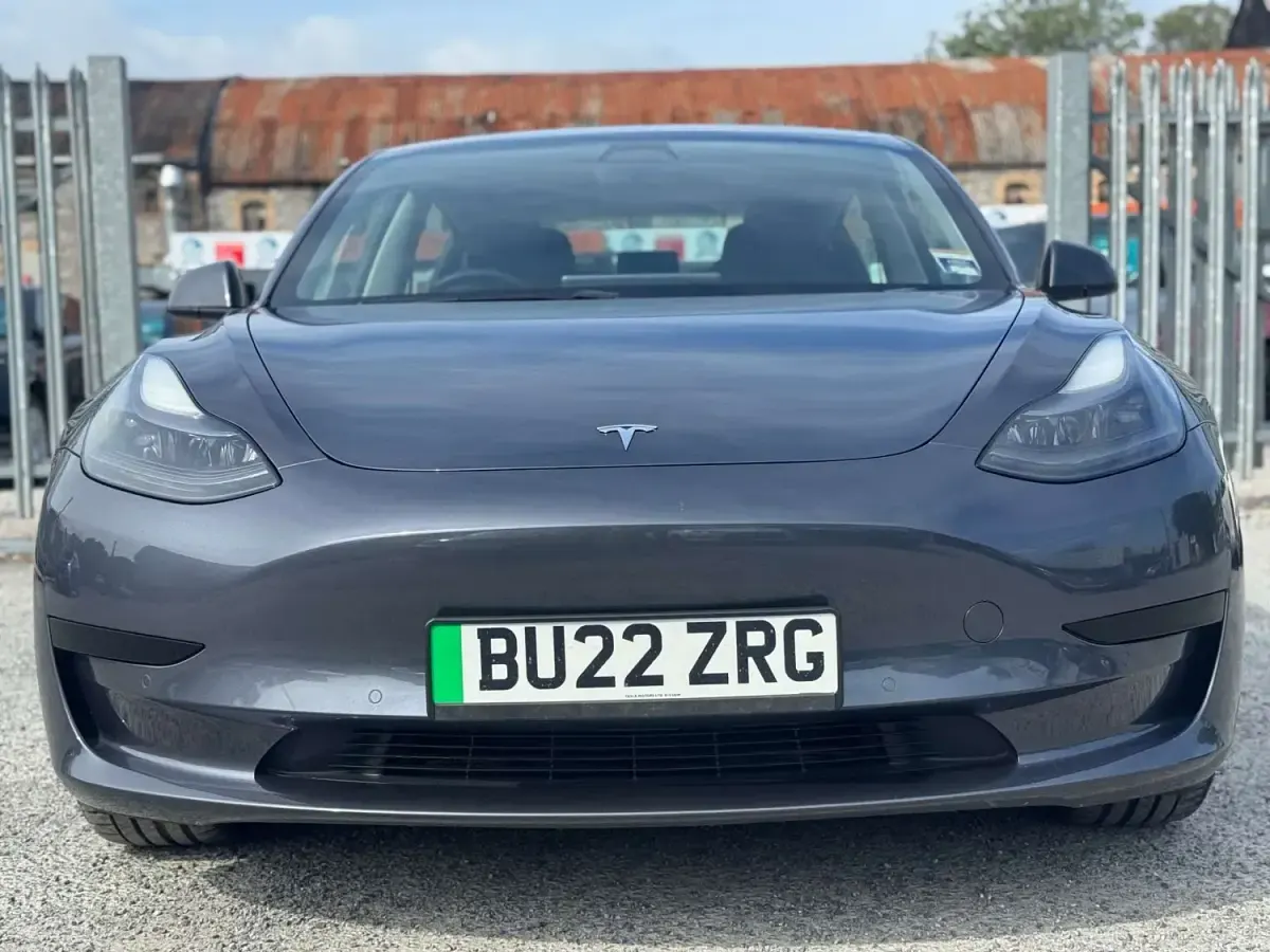 Usado Tesla Model 3 Standard Range 366 kW (498 HP) 2022 Cinzento Sedan