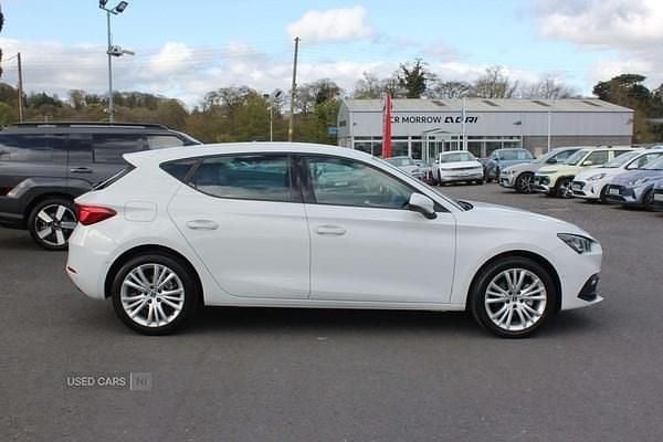 Used Seat Leon SE Dynamic 110 HP (80 kW) 2022 White Hatchback