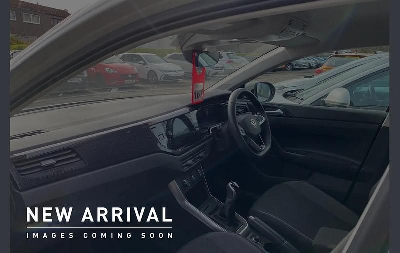 Used VW Taigo Life 95 HP (69 kW) 2024 Grey SUV