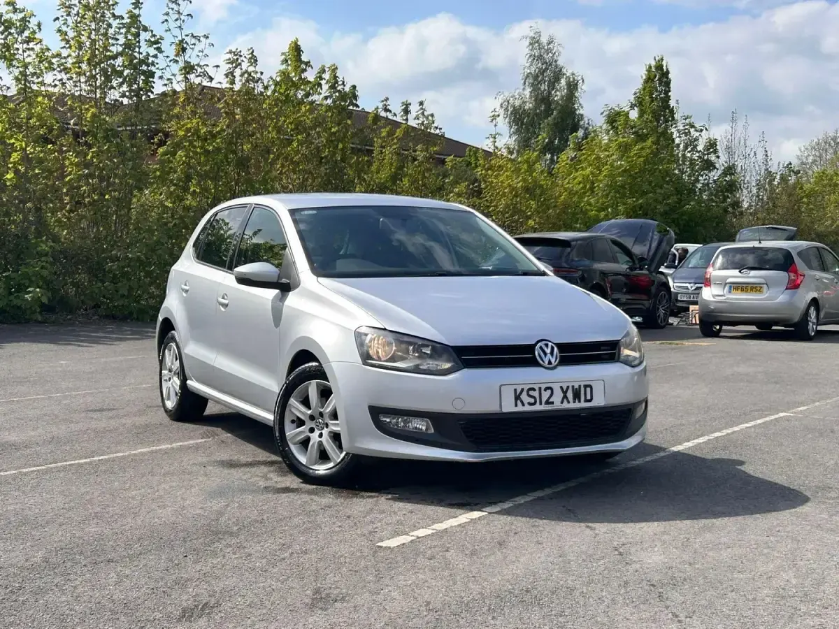 Begagnad VW Polo Match 70 HK (51 kW) 2012 Silver Halvkombi