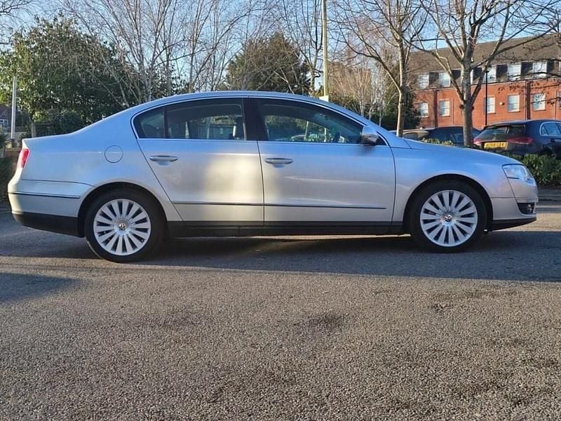 Used VW Passat Highline 110 HP (80 kW) 2010 Silver Sedan