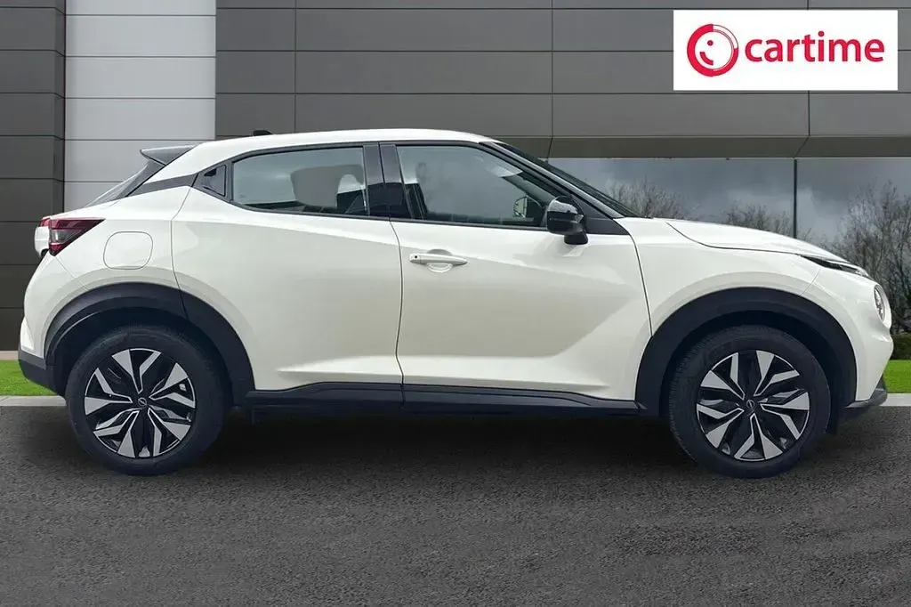 Used Nissan Juke Acenta 117 HP (86 kW) 2023 White SUV