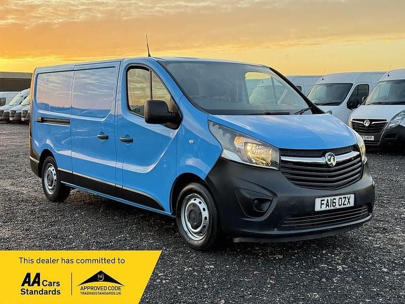 White Used 2016 Vauxhall Vivaro MPV | £9,275 (Fair price) - Image 1/3
