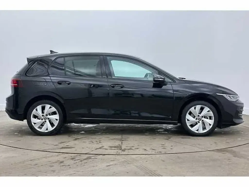 Used VW Golf VIII 204 HP (150 kW) 2025