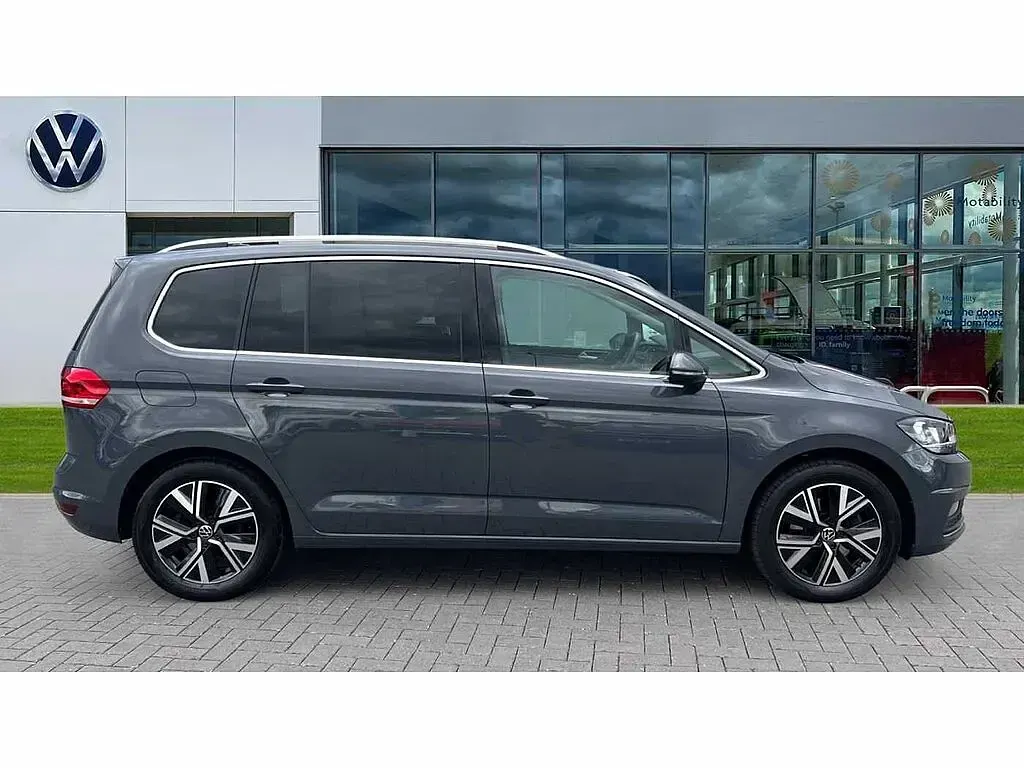 Used VW Touran SEL 150 HP (110 kW) 2025 Grey MPV