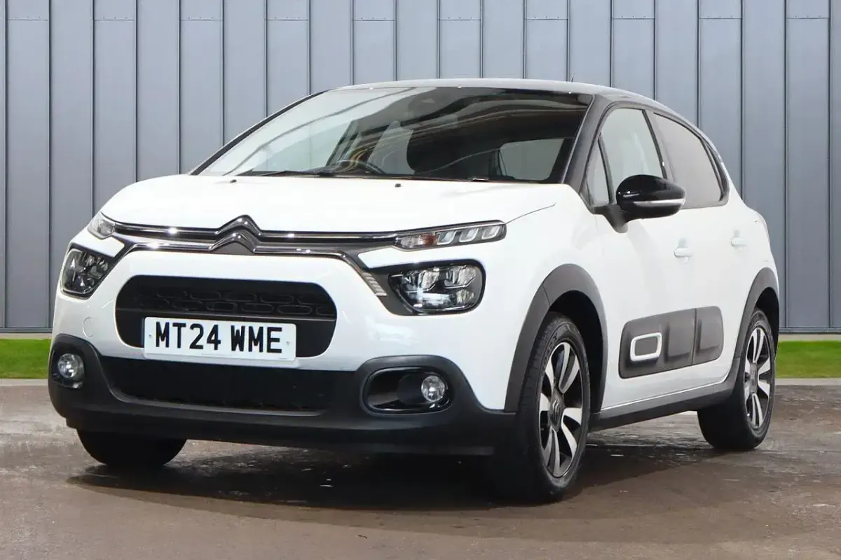 Used Citroën C3 PureTech 82 HP (60 kW) 2024 White Hatchback