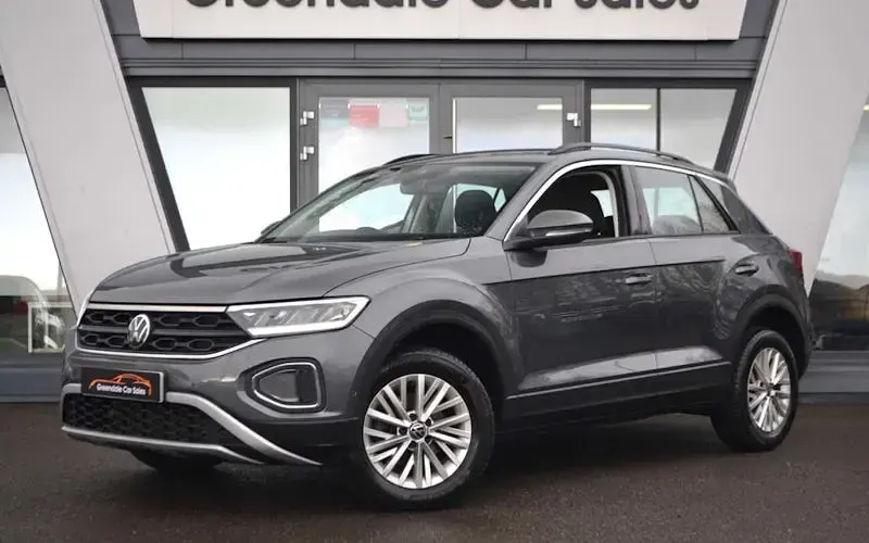 Second-hand VW T-Roc Life 150 CP (110 kW) 2023 SUV