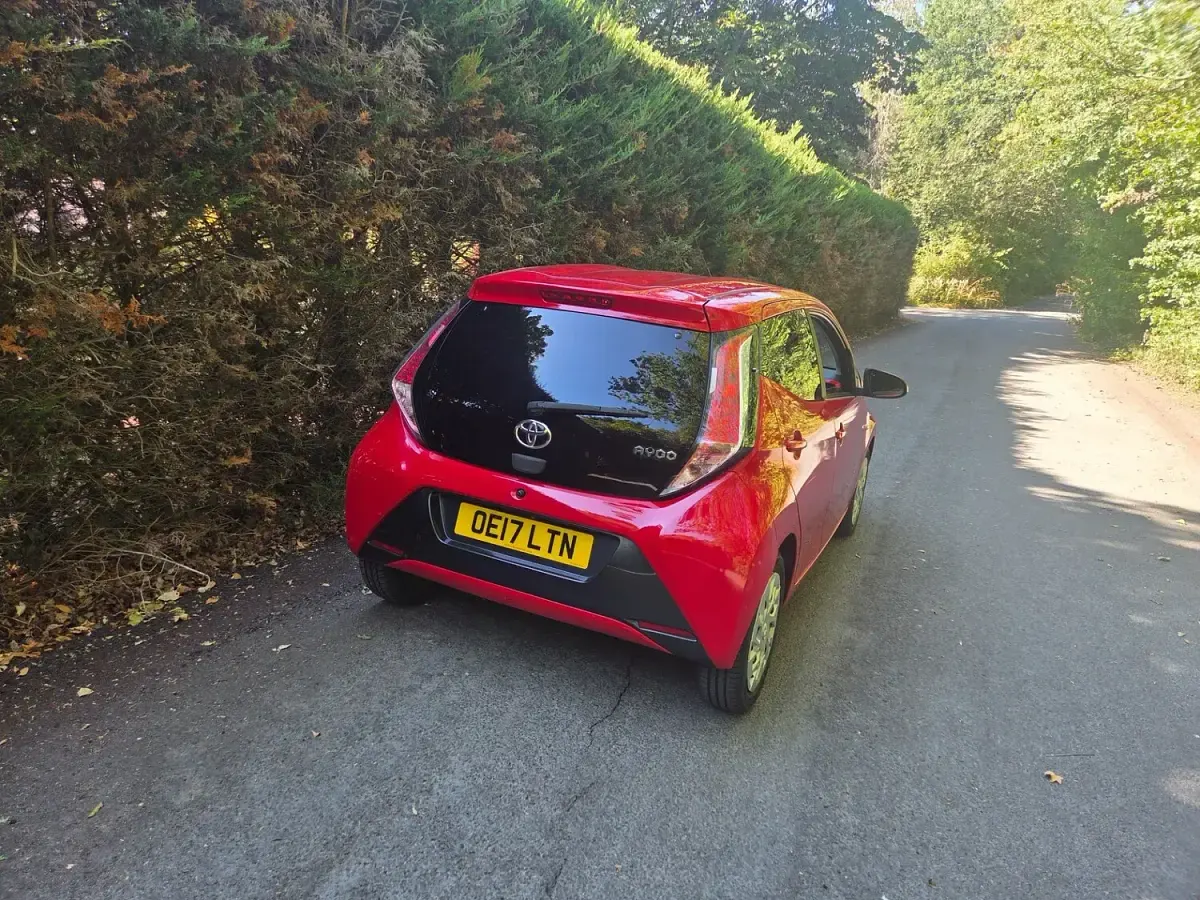 Used Toyota Aygo x-style 69 HP (50 kW) 2017 Red Hatchback